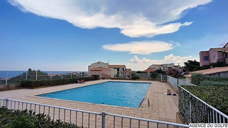 Appartement T3 Avec Terrasse Donnant Sur La Mer Sur Saint Pierre La Mer Exterior photo